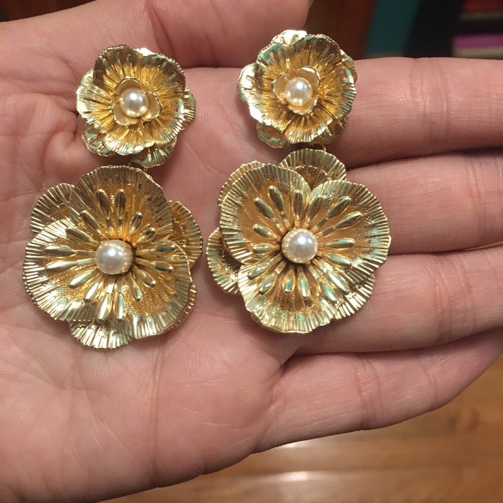 Gold pansy flower earrings